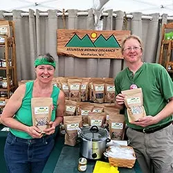 Kim and Keith are their Mountain Momma Organics stand.